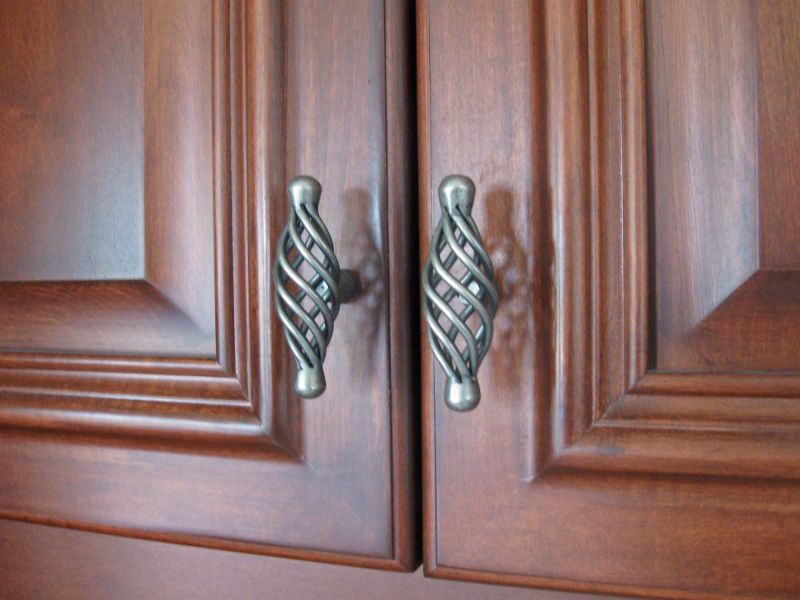 Cabinet Hardware Repair detail
